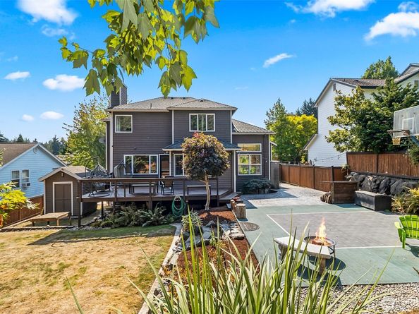 8746 NE 144th Court, Kirkland WA 98034