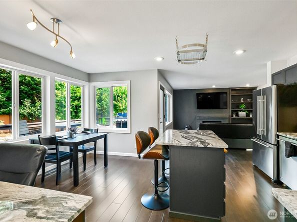 8746 NE 144th Court, Kirkland WA 98034