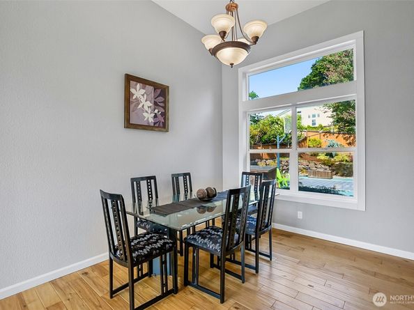 8746 NE 144th Court, Kirkland WA 98034