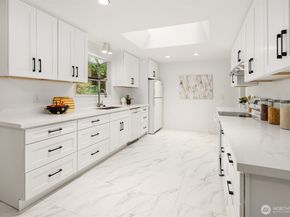 895 Wildwood Boulevard SW, Issaquah WA 98027