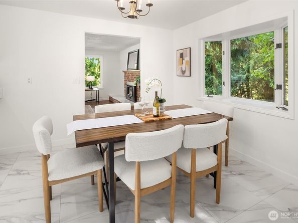 895 Wildwood Boulevard SW, Issaquah WA 98027