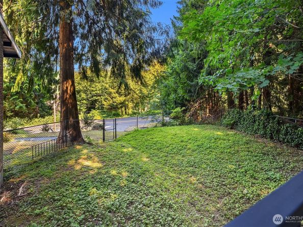 895 Wildwood Boulevard SW, Issaquah WA 98027