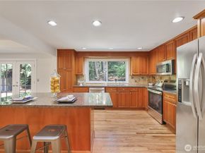 21700 SE 37th Street, Sammamish WA 98075