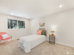 21700 SE 37th Street, Sammamish WA 98075