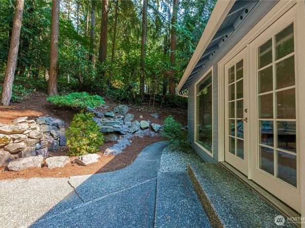 21700 SE 37th Street, Sammamish WA 98075