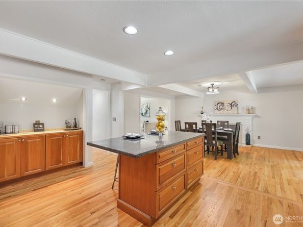 21700 SE 37th Street, Sammamish WA 98075