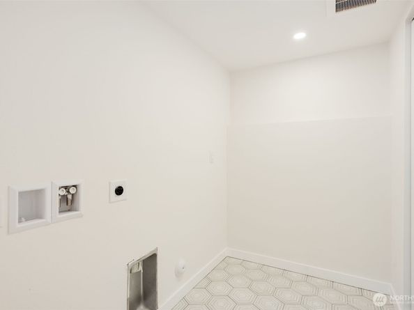 16725 NE 97th Street, Redmond WA 98052