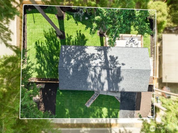 16725 NE 97th Street, Redmond WA 98052