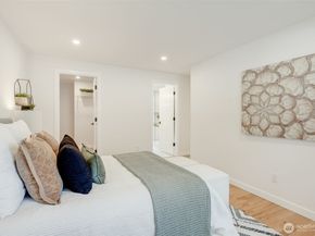 16725 NE 97th Street, Redmond WA 98052