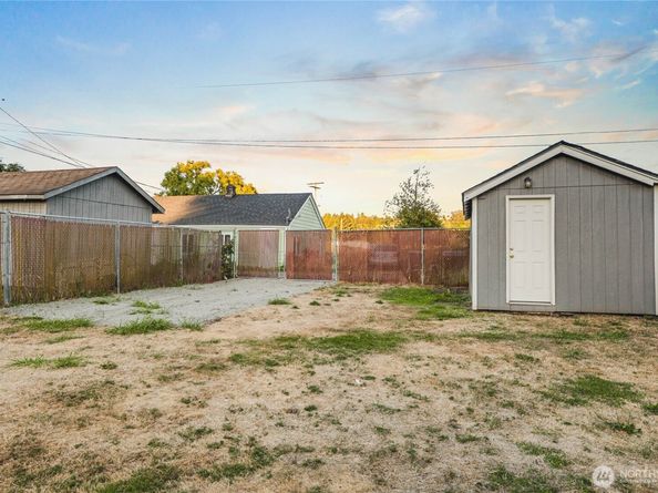 754 2nd Avenue N, Kent WA 98032