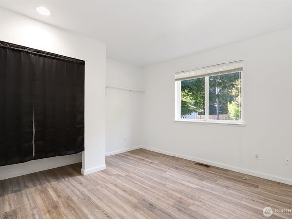 910 NW Leisure Lane, Bremerton WA 98311
