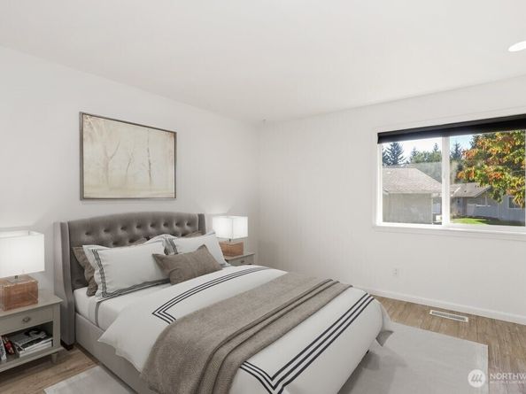 910 NW Leisure Lane, Bremerton WA 98311
