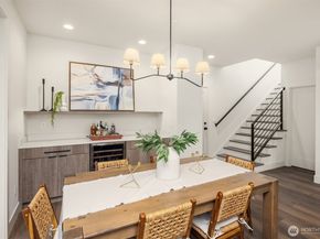 637 18th Avenue W, Kirkland WA 98033