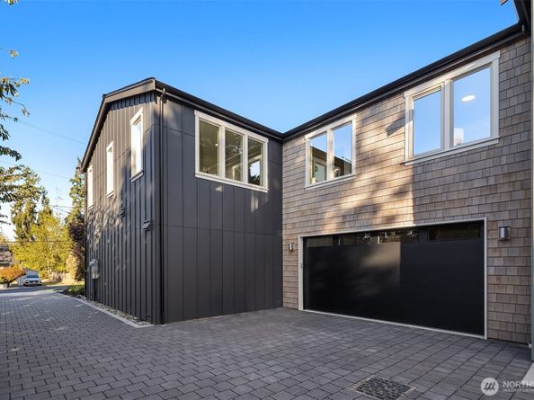 637 18th Avenue W, Kirkland WA 98033