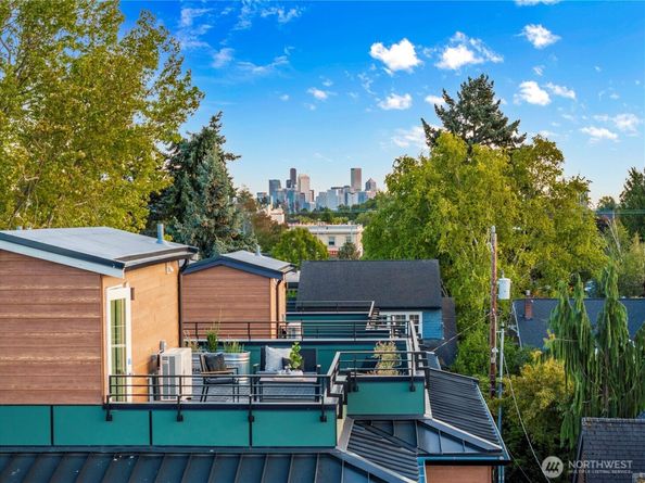 1704 B N 47th Street, Seattle WA 98103