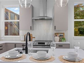 1704 B N 47th Street, Seattle WA 98103