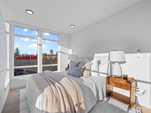 1704 B N 47th Street, Seattle WA 98103