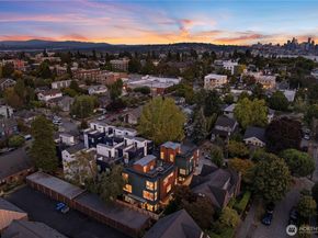 1704 B N 47th Street, Seattle WA 98103