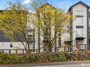 302 N 107th Street, Seattle WA 98133