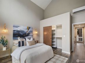 302 N 107th Street, Seattle WA 98133