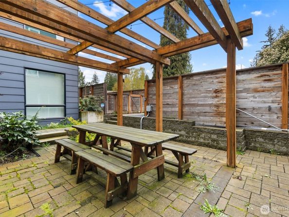 302 N 107th Street, Seattle WA 98133