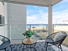 2104 Alki Avenue SW 205, Seattle WA 98116