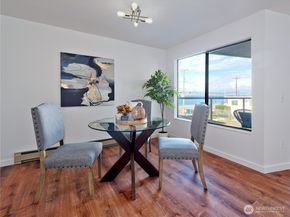 2104 Alki Avenue SW 205, Seattle WA 98116