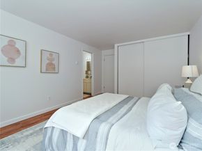 2104 Alki Avenue SW 205, Seattle WA 98116