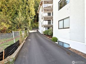 2104 Alki Avenue SW 205, Seattle WA 98116