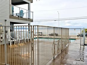 2104 Alki Avenue SW 205, Seattle WA 98116