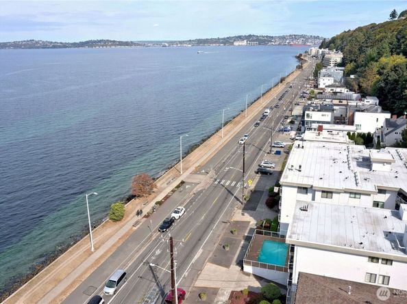 2104 Alki Avenue SW 205, Seattle WA 98116
