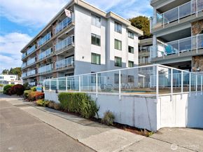 2104 Alki Avenue SW 205, Seattle WA 98116