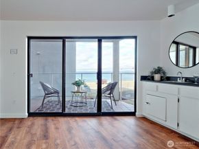 2104 Alki Avenue SW 205, Seattle WA 98116