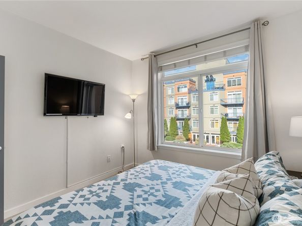 2414 1st Avenue 525, Seattle WA 98121