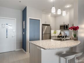2414 1st Avenue 525, Seattle WA 98121