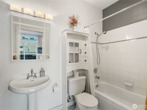 2414 1st Avenue 525, Seattle WA 98121