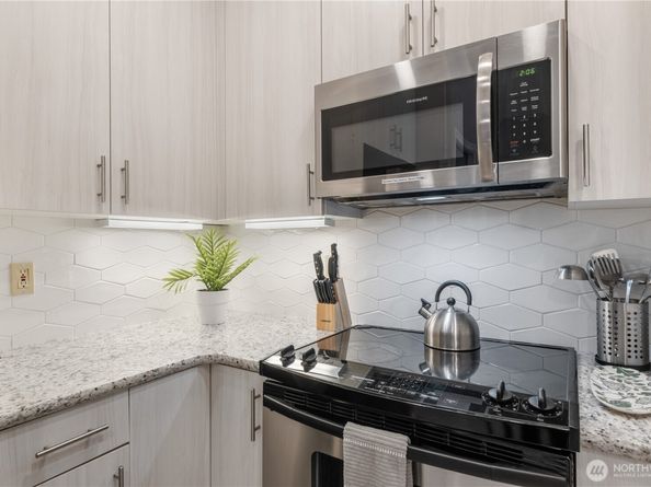 2414 1st Avenue 525, Seattle WA 98121