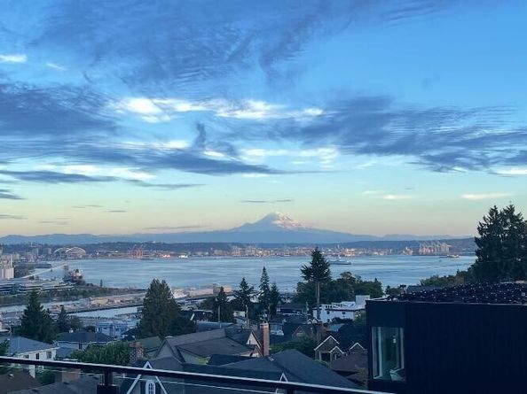 2630 W Lynn Street, Seattle WA 98199