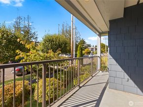 22226 6th Avenue S 201, Des Moines WA 98198