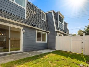 1421 W Casino Road A4, Everett WA 98204