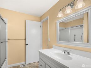 1421 W Casino Road A4, Everett WA 98204