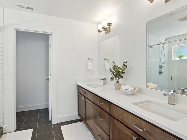 9608 NE 182nd Court D, Bothell WA 98011