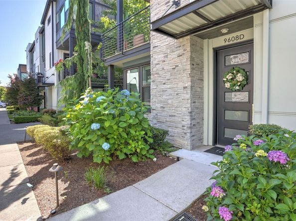 9608 NE 182nd Court D, Bothell WA 98011