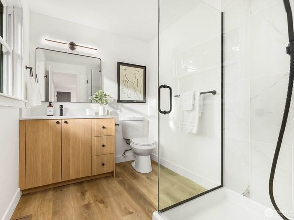 3218 218th Avenue SE, Sammamish WA 98075