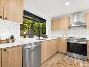 3218 218th Avenue SE, Sammamish WA 98075