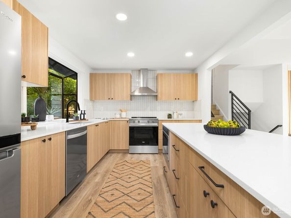 3218 218th Avenue SE, Sammamish WA 98075