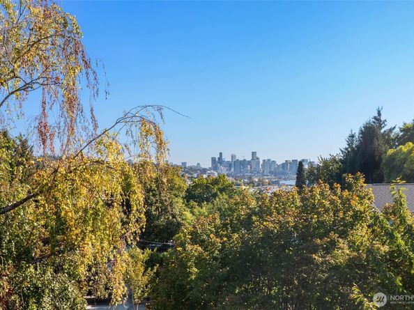 4037 Latona Ave NE, Seattle WA 98105