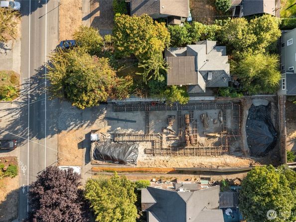 4037 Latona Ave NE, Seattle WA 98105