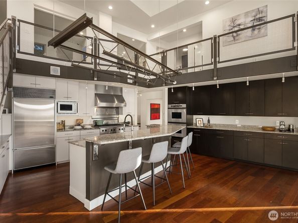 12145 Arrow Point Loop NE, Bainbridge Island WA 98110