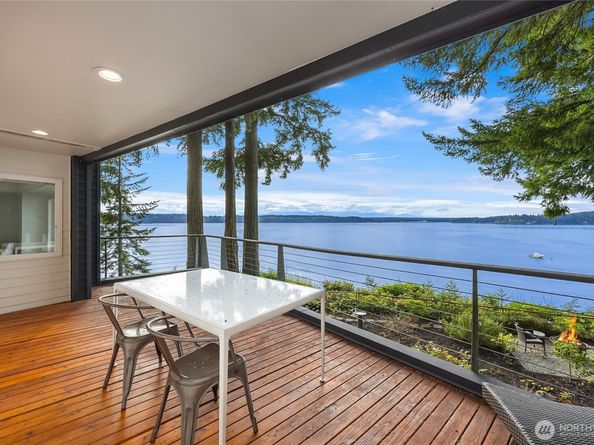 12145 Arrow Point Loop NE, Bainbridge Island WA 98110